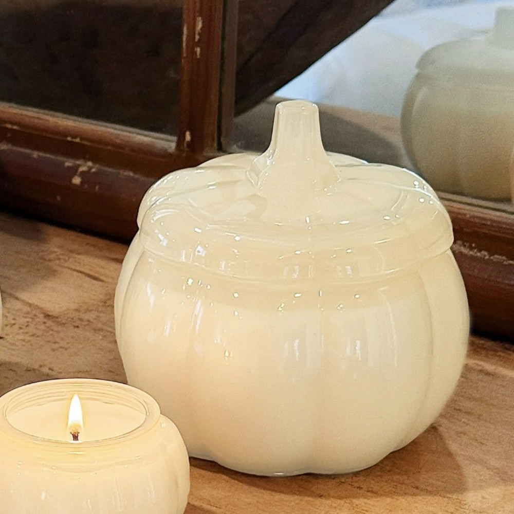 Better Homes & Gardens Salted Coconut Mahogany 3-Wick Glass Pumpkin 30oz Candle - Picture 7 of 13